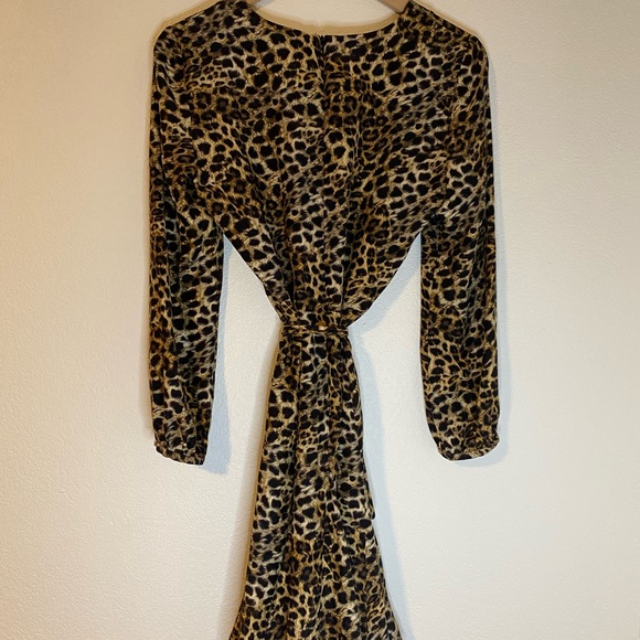 Charlotte Brody Leopard Print Silk Dresss With Tassel Belt Size M - Picture 2 of 6